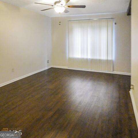 Foto del edificio - 291 Country Club Dr