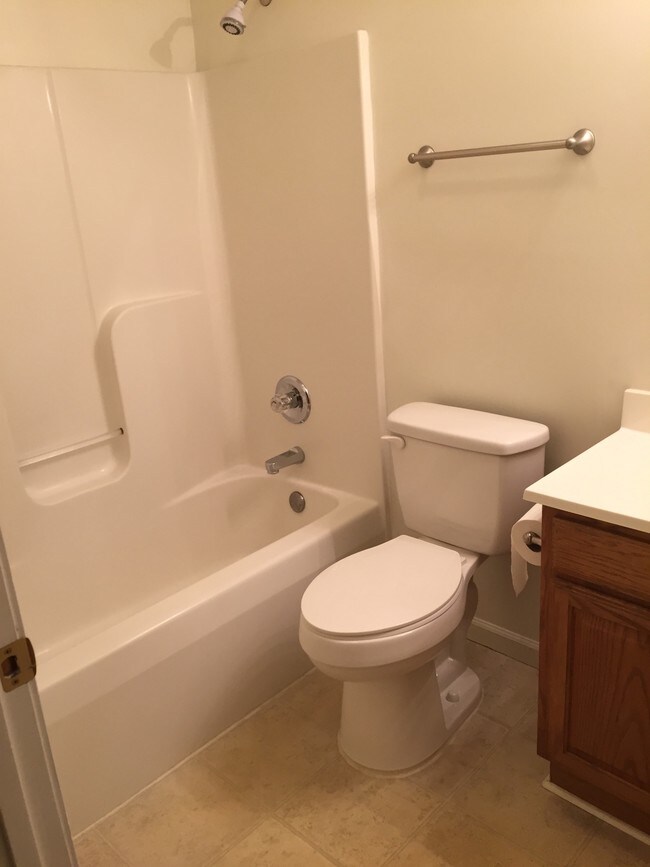 Bath - 442 Miller St