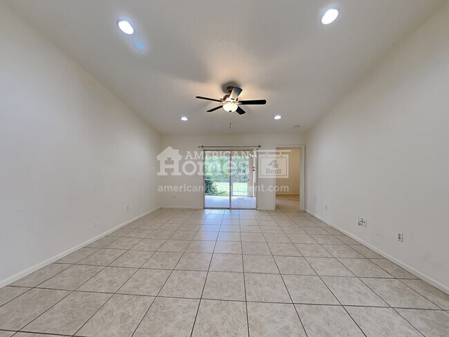 Building Photo - 1009 SW Alcantarra Boulevard