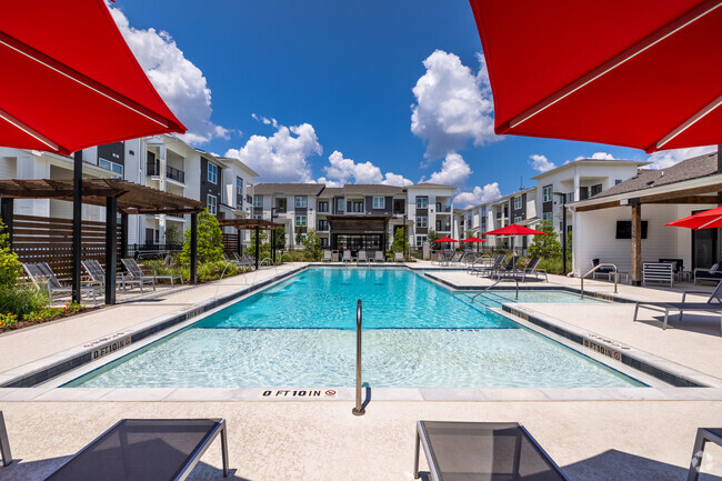 Resort-Style Pool - The Waters At Redstone