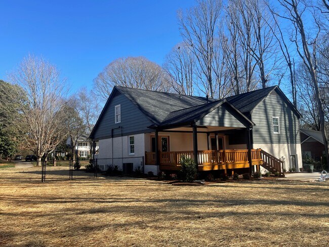 Building Photo - 3705 Princeton Dr
