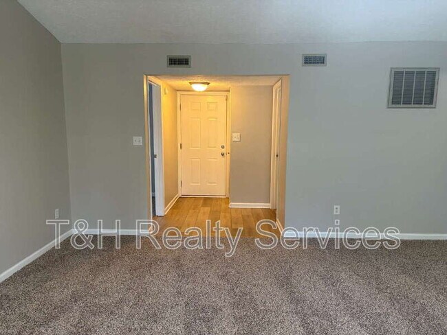 Photo - 5925 Dunmore Dr House