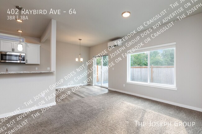 Foto del edificio - 402 Raybird Ave