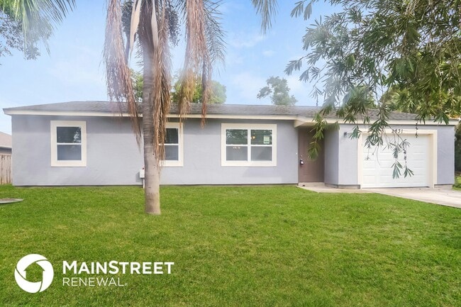 Building Photo - 2831 SE Melaleuca Blvd