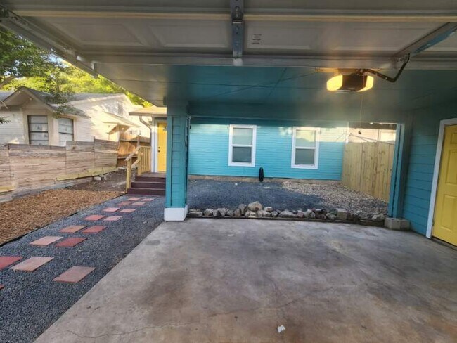 Foto del edificio - 7812 Broadwick