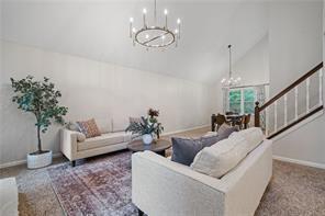 Building Photo - 10965 Pinehigh Dr