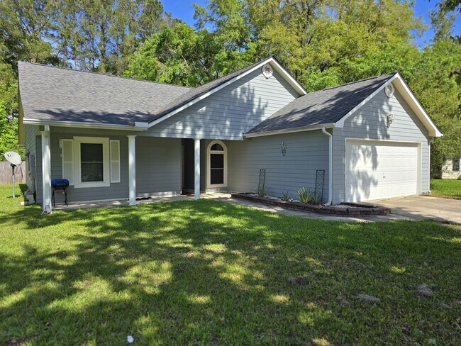 Building Photo - 151 Lakeside Dr