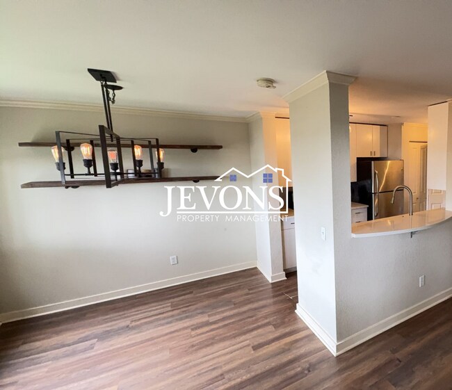 Foto del edificio - Coming soon - 2BR/1.5BA Condo in Kirkland