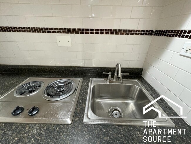 Building Photo - 2230 N Lockwood Ave