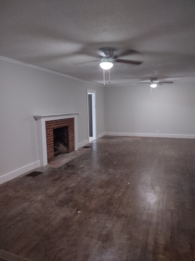 Sala de estar con chimenea - 49 Letourneau Dr