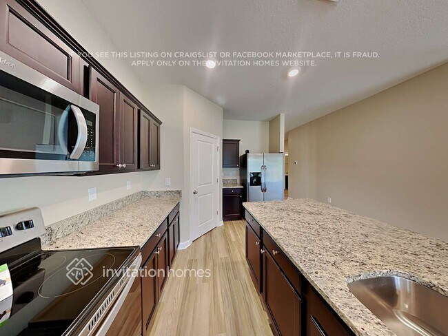 Foto del edificio - 3933 Spruce Creek Dr