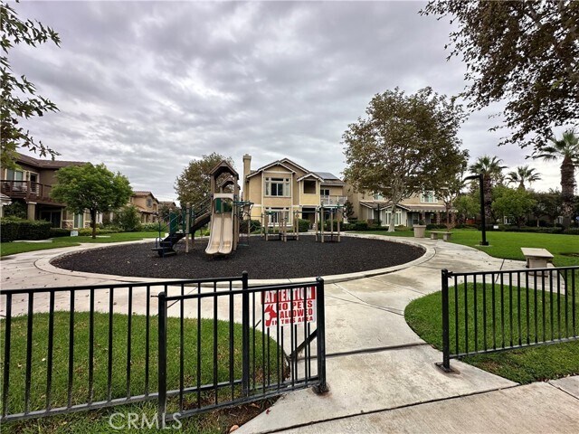 Foto del edificio - 6233 Ash Ln