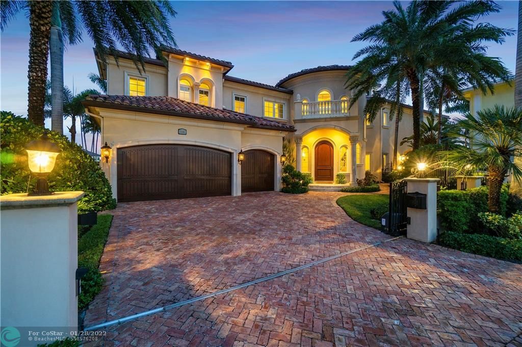 Foto principal - 2865 NE 32nd St