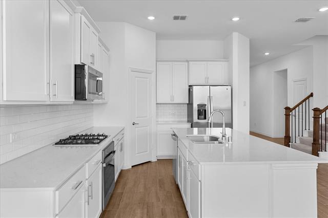 Building Photo - 812 Morwenna Rd