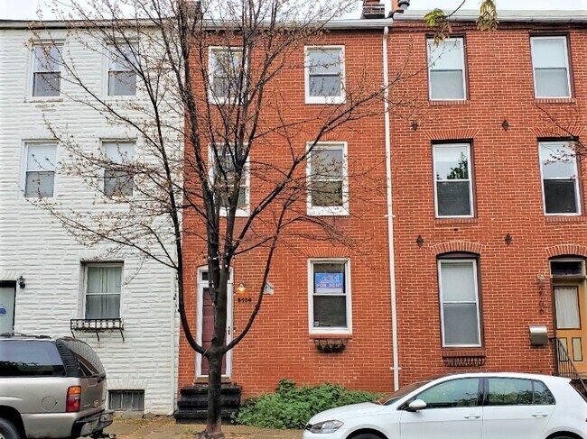 Foto del edificio - 2104 E Lombard St