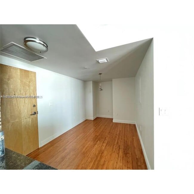Building Photo - 350 S Miami Ave