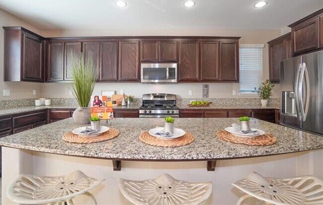 Foto del edificio - Charming Brentwood 4BD/3BA, Single-Family Home with 2 Car Garage!