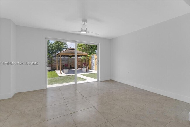 Foto del edificio - 806 NE 4th St