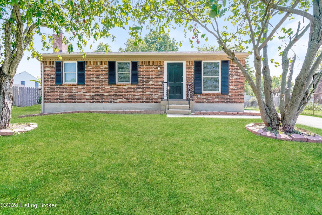 Foto principal - 5911 Carmelwood Cir