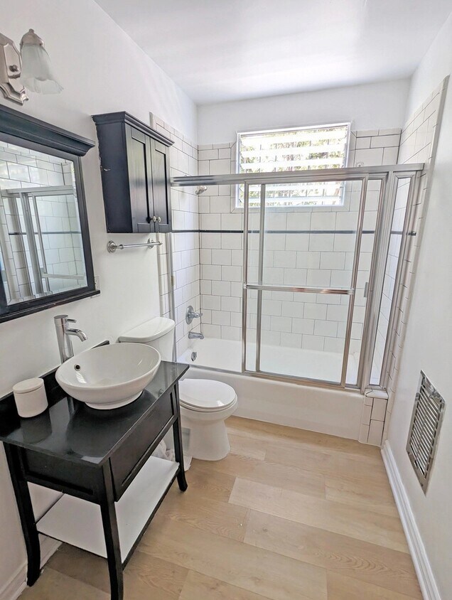 Foto del edificio - 1331 N Poinsettia Pl