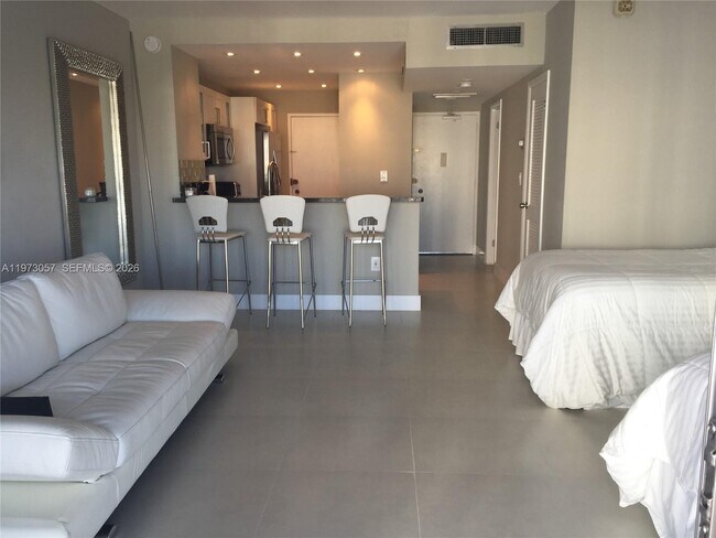 Foto del edificio - 1965 S Ocean Dr