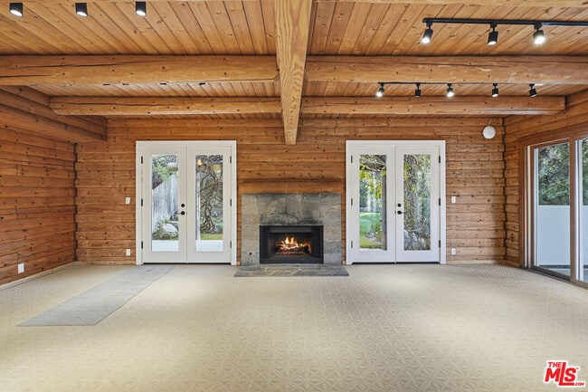 Building Photo - 373 Loftyhill Dr