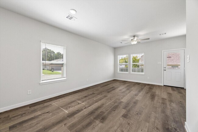 Building Photo - 11605 Whirlaway Dr