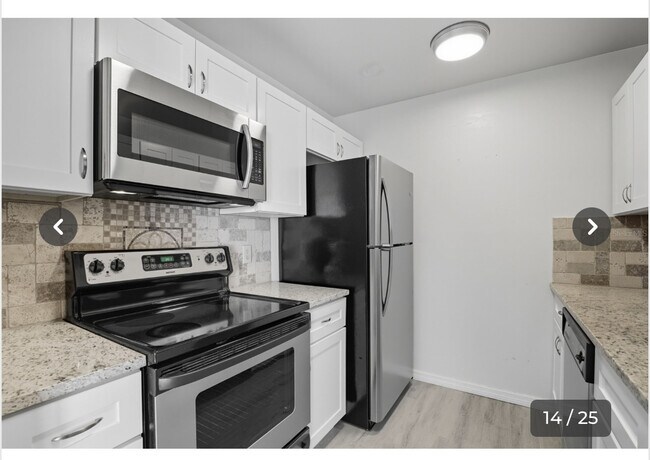 Building Photo - 2399 Antilles Dr