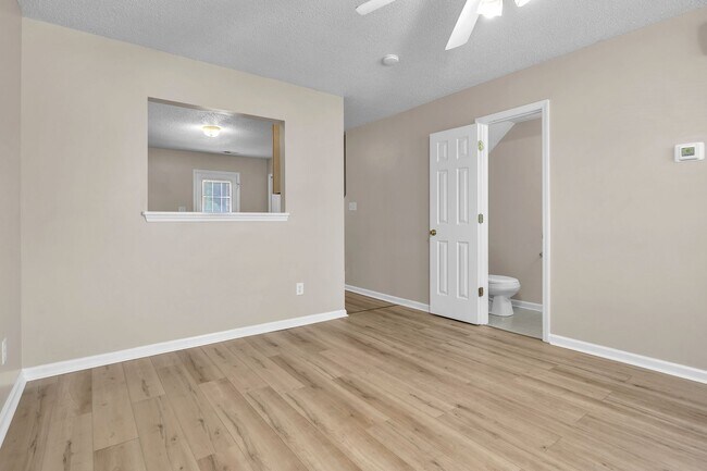 Foto del edificio - 2 Bed 2.5 Bath Townhome