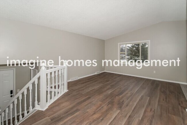 Building Photo - Fully Renovated 3 Bedroom Single Family Ho...