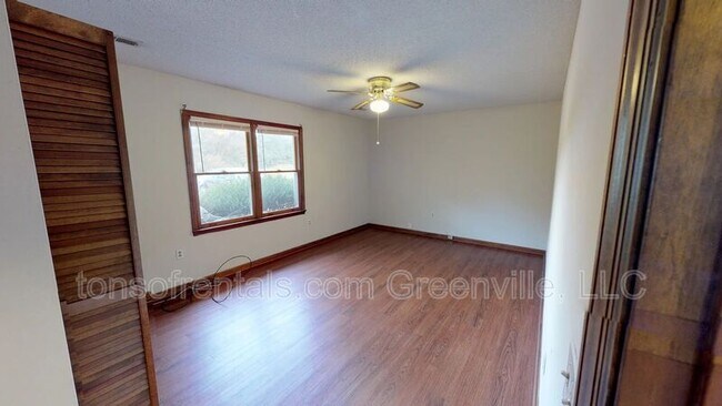 Foto del edificio - 123 Lacey Ln