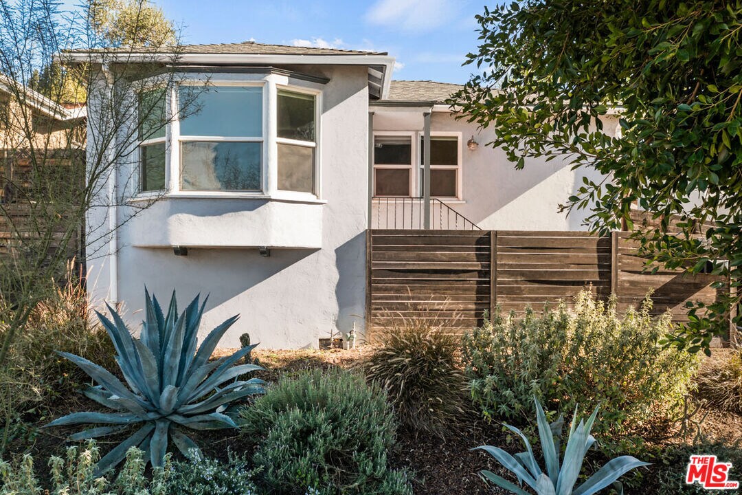 Primary Photo - 3104 Verdugo Rd