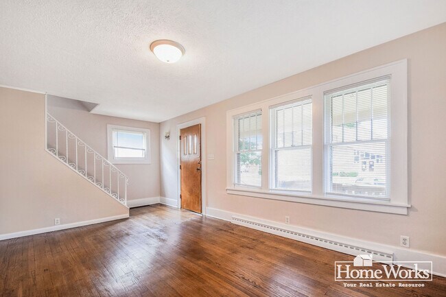 Building Photo - 921 S 23rd St