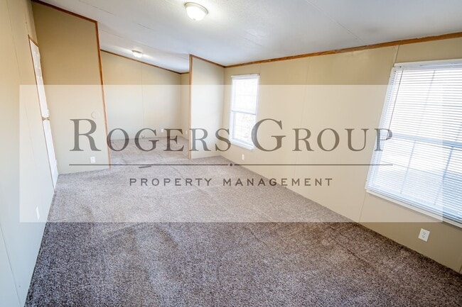 Building Photo - 25 Brunswick Ln