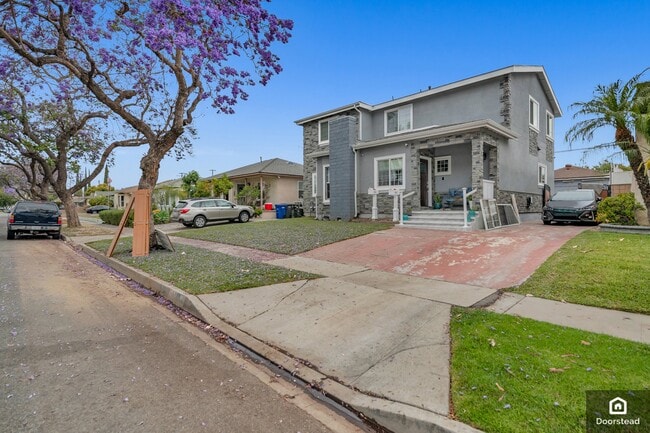 Building Photo - 6029 Del Amo Blvd