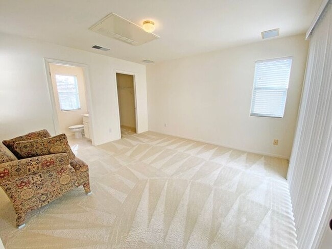 Building Photo - 5821 Killarney Cir