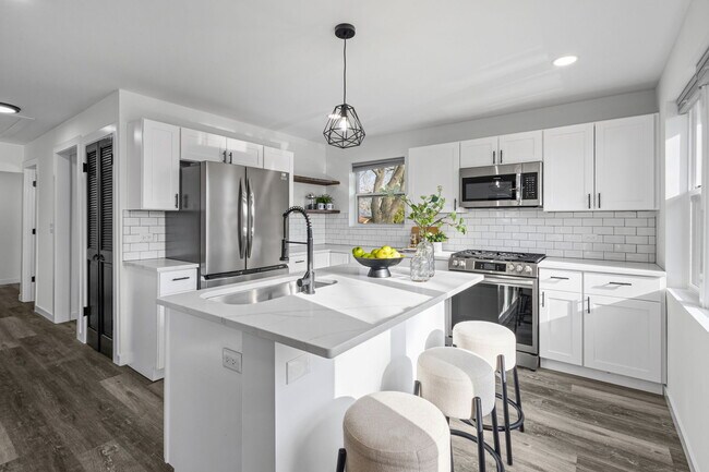 Building Photo - 23576 N Overhill Dr