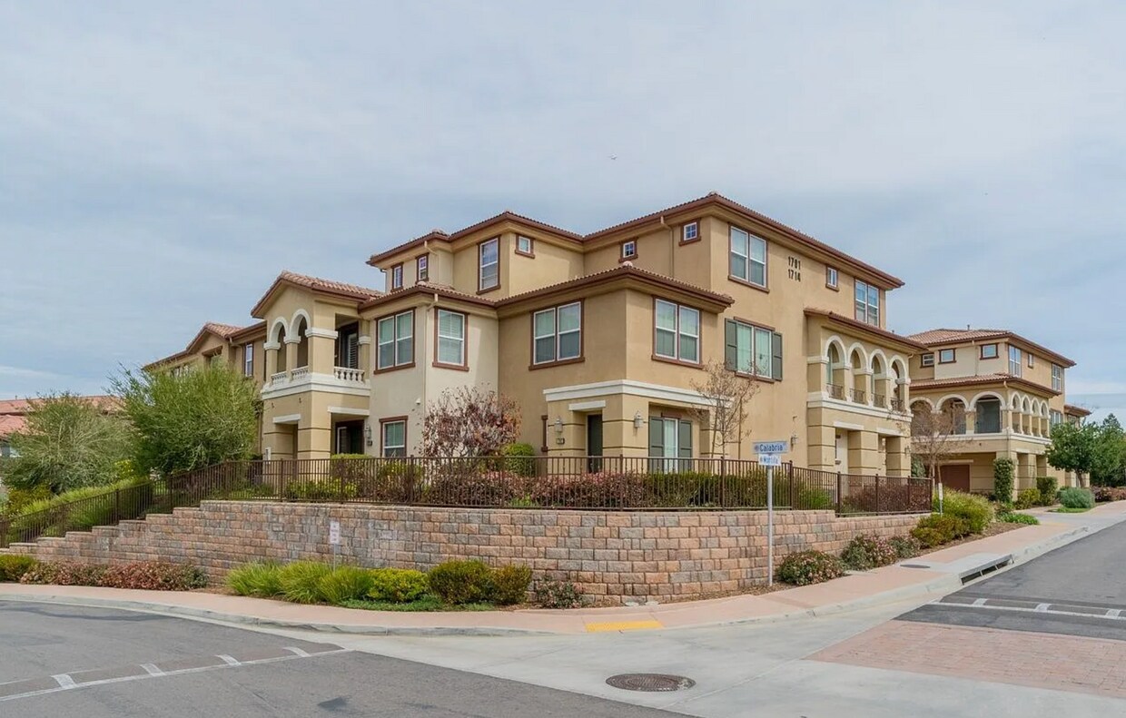 Primary Photo - Tri-Level Townhome Located In Sky Ranch