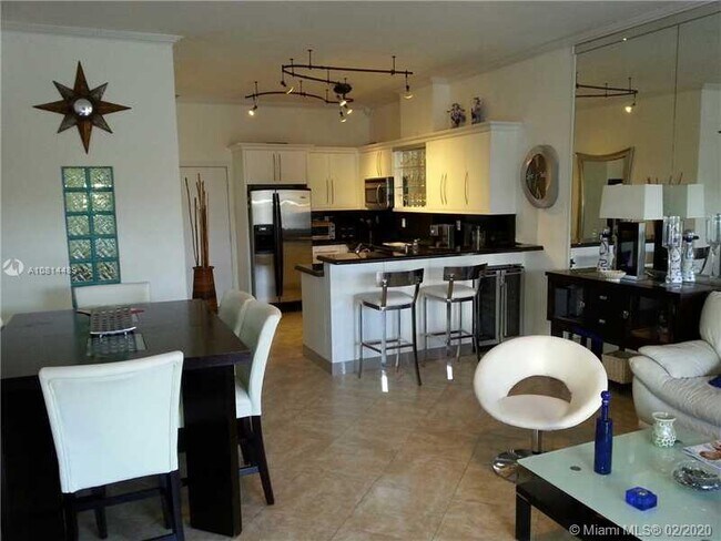 Building Photo - 5601  COLLINS AV M-1 Miami Beach Fl 33140