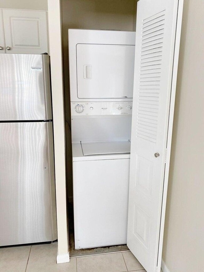 Foto del edificio - 4477 NW 3rd Dr