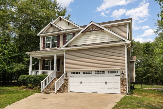 Foto del edificio - 201 Phillips Ridge Ln