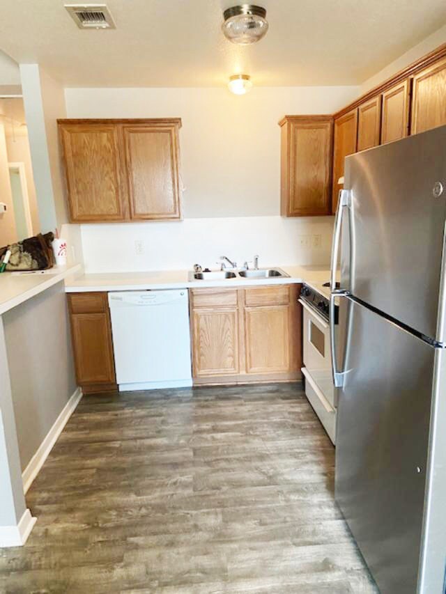 Foto del edificio - 3630 Hollyhock St