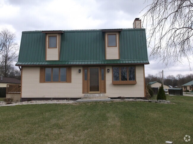 Building Photo - 8362 S US Highway 41