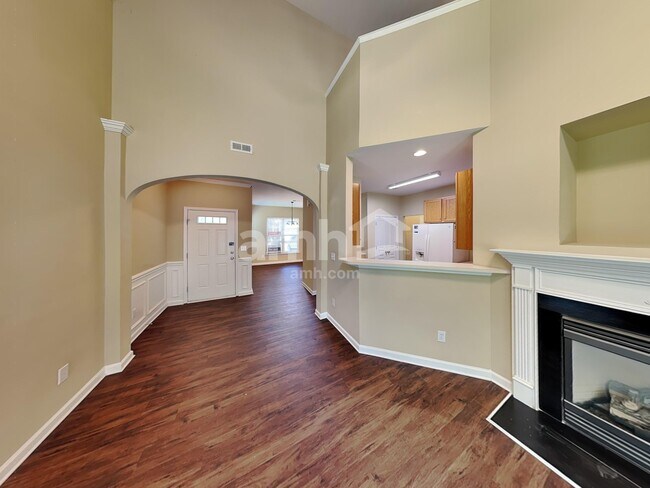 Building Photo - 10604 Secret Garden Ln