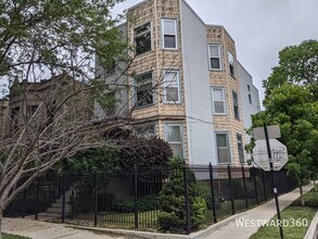 Building Photo - 2035 N Sawyer Ave