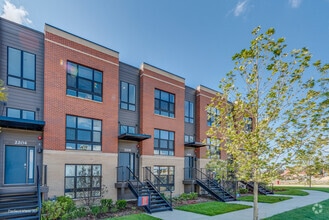 Building Photo - 2206 Venture Dr