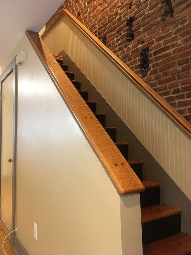 stairs to bedrooms - 1604 Lancaster St