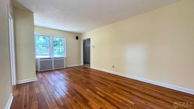 Building Photo - 408 Ryders Ln