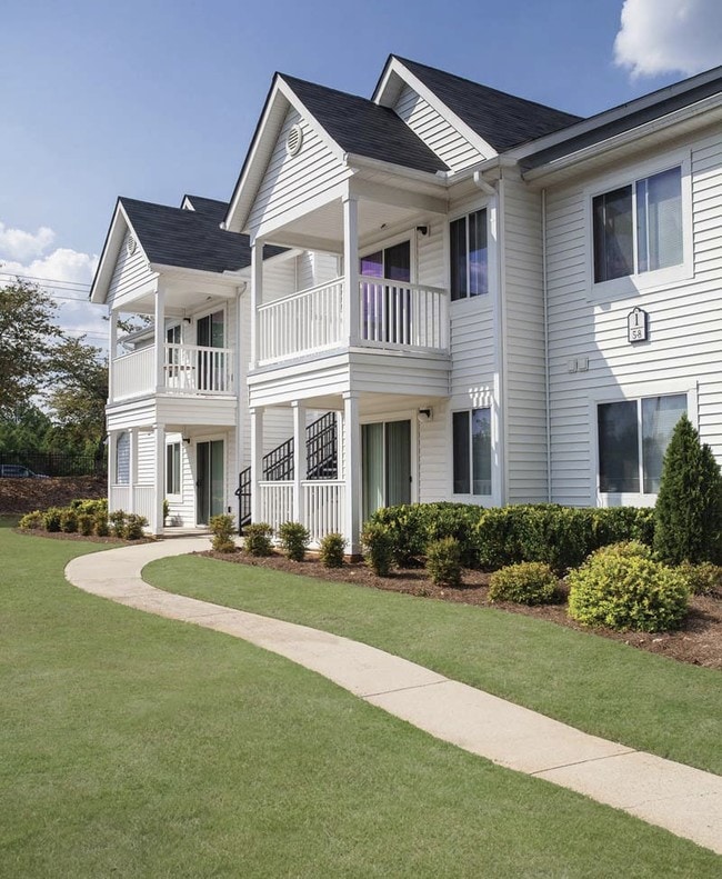 Chimney Trace Apartment Homes Apartments in Stone Mountain, GA