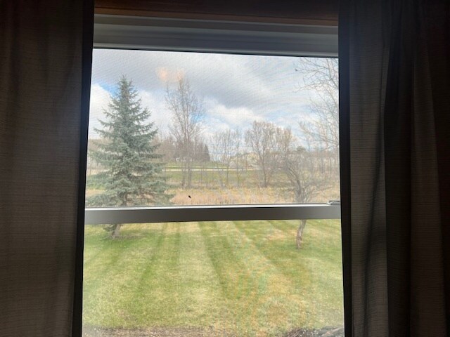 Building Photo - 604 W Oak St